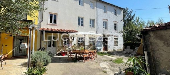 2 bedrooms House in Lucca, Italy No. 137680 12