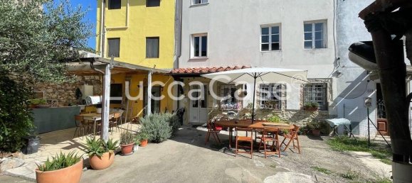 2 bedrooms House in Lucca, Italy No. 137680 30