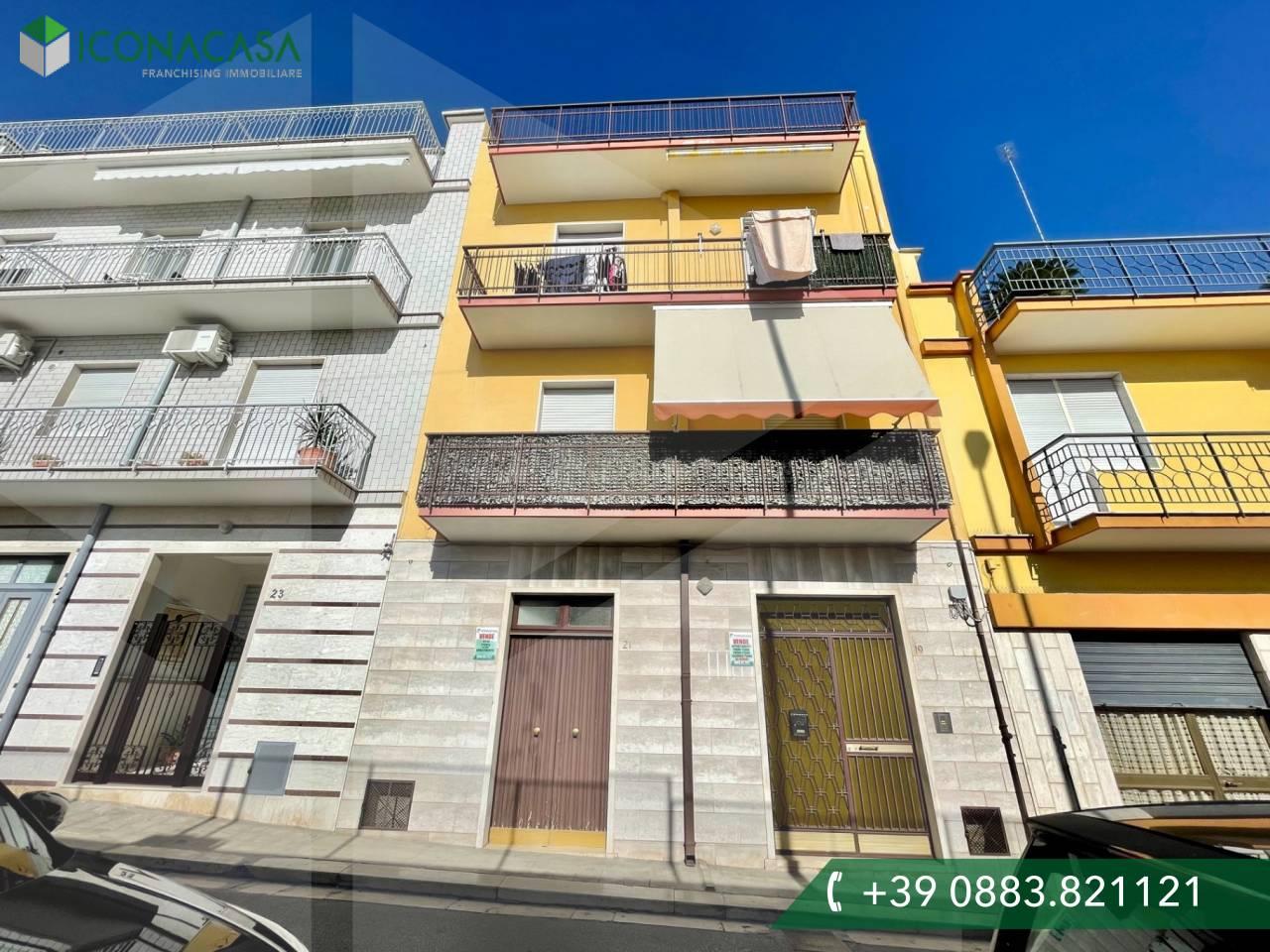 4 rooms Apartment in Andria, Italy No. 13179
