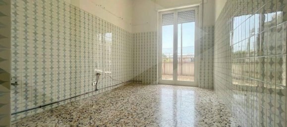 4 rooms Apartment in Andria, Italy No. 13179 3