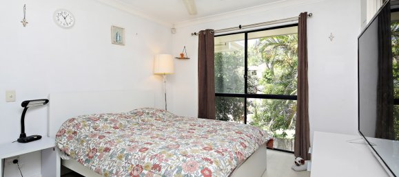 3 chambres Maison de ville à Arundel, Australia No. 873 7