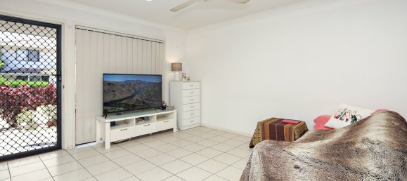 3 chambres Maison de ville à Arundel, Australia No. 873 4