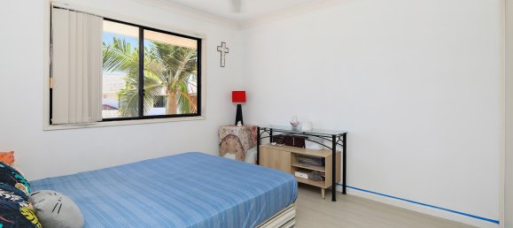 3 chambres Maison de ville à Arundel, Australia No. 873 9