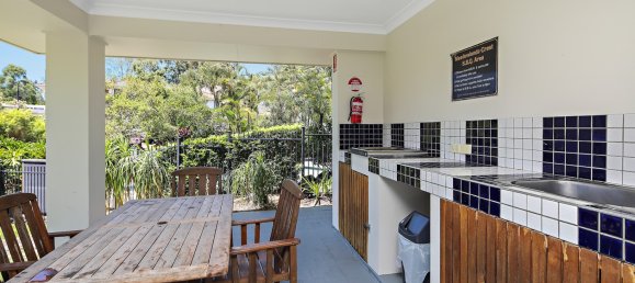 3 chambres Maison de ville à Arundel, Australia No. 873 3