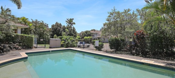 3 chambres Maison de ville à Arundel, Australia No. 873 2