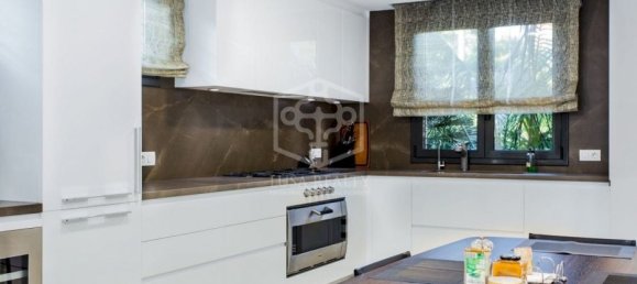 Вилла с 6 спальнями в Гава, Испания № 7381 10