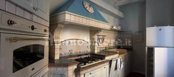 5 bedrooms Apartment in Campobasso, Italy No. 341557 7