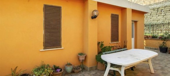 Apartamento de 3 divisões em Poli, Italy N.º 30932 96