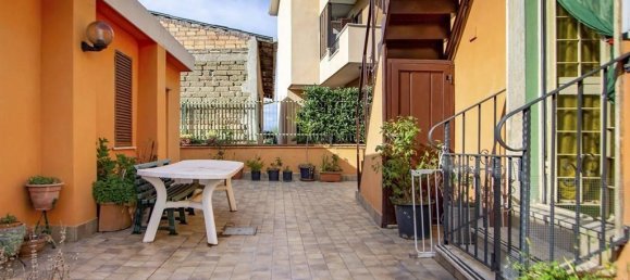 Apartamento de 3 divisões em Poli, Italy N.º 30932 98