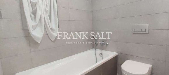 2 bedrooms Apartment in Luqa, Malta No. 8223 7