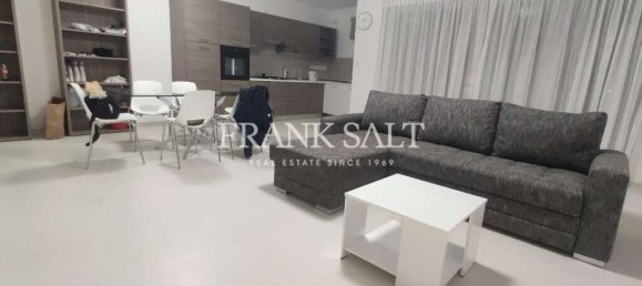 2 bedrooms Apartment in Luqa, Malta No. 8223 3