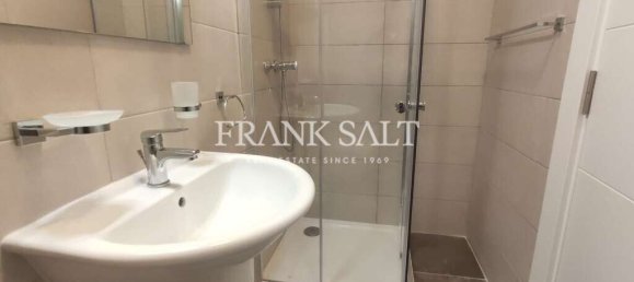 2 bedrooms Apartment in Luqa, Malta No. 8223 6