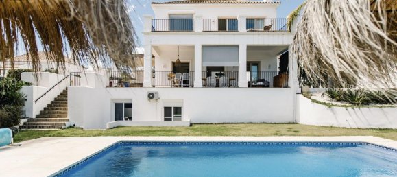 5 bedrooms Villa in Estepona, Spain No. 146046 12