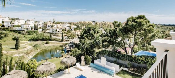 5 bedrooms Villa in Estepona, Spain No. 146046 11