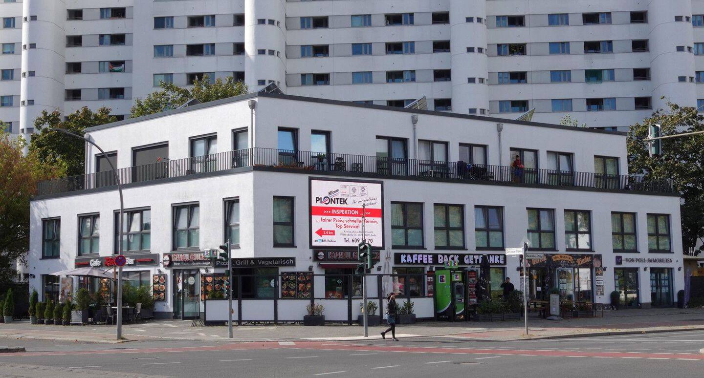 Gebäude in Rudow, Germany 963m², Nr. 217993