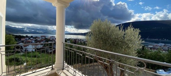 2 chambres Appartement à Herceg Novi, Montenegro No. 111 11