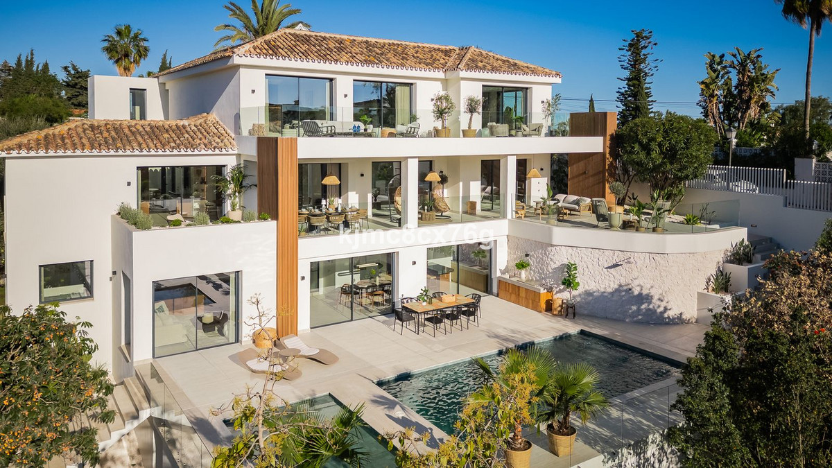 6 bedrooms Villa in Marbella, Spain No. 146269