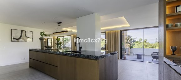 6 bedrooms Villa in Marbella, Spain No. 146269 8