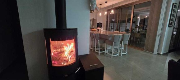 Propiedad comercial de 4 dormitorios en Aradippou, Cyprus No. 17680 17