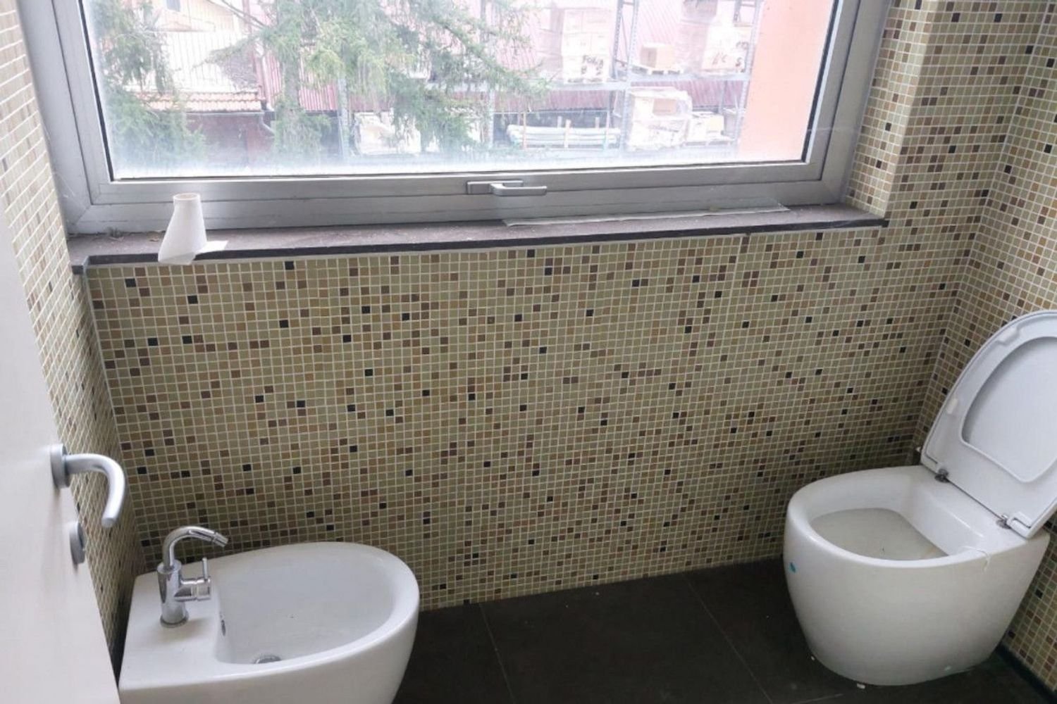 147m² Office in Monteroni d'Arbia, Italy No. 374897