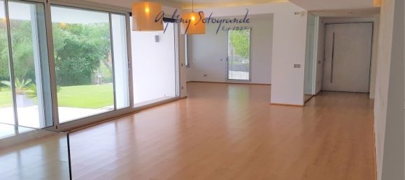 5 غرف نوم منزل في Cadiz, Spain رقم 29204 47