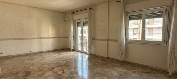 5 Schlafzimmer Wohnung in Palermo, Italy, Nr. 376643 4