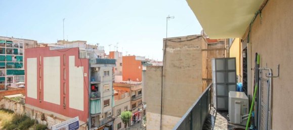 Apartamento de 3 dormitorios en Badalona, Spain No. 156289 2