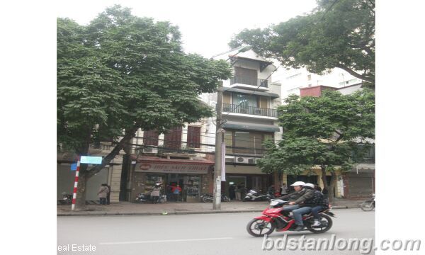 Oficina en Hai Ba Trung, Vietnam 150 m² No. 5319