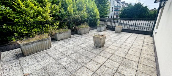 16 rooms Building in Noisy-le-Grand, France No. 173652 5