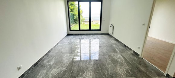 16 rooms Building in Noisy-le-Grand, France No. 173652 7