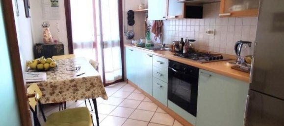4 Schlafzimmer Wohnung in Massa, Italy, Nr. 327204 8