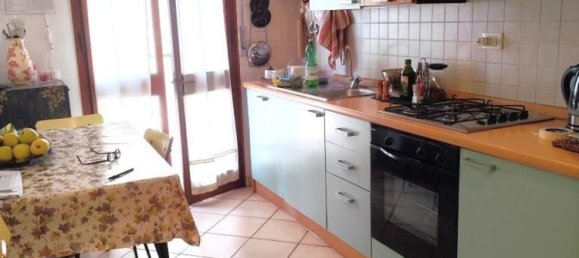 4 Schlafzimmer Wohnung in Massa, Italy, Nr. 327204 7