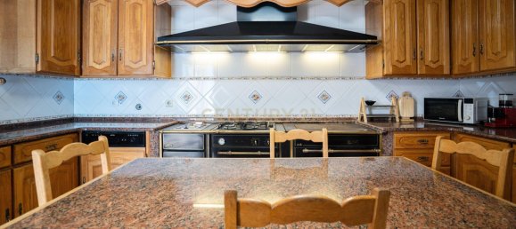 4 bedrooms Villa in Porto Salvo, Portugal No. 275765 7