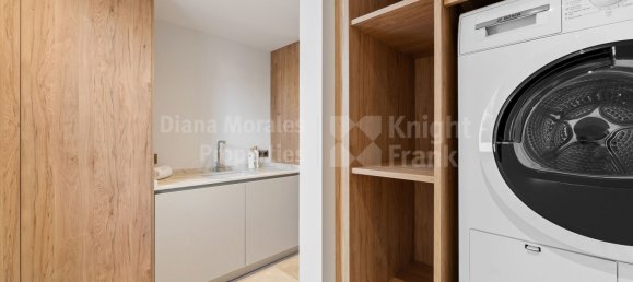 5 bedrooms Villa in Marbella, Spain No. 122951 22