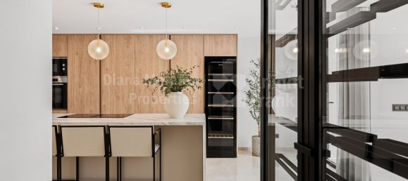 5 bedrooms Villa in Marbella, Spain No. 122951 9