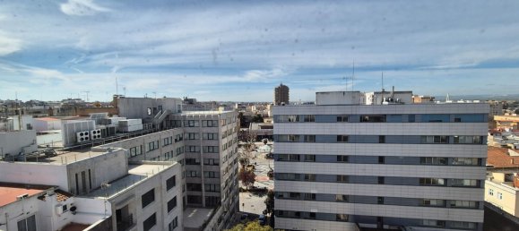 Квартира с 3 спальнями в Бадахос, Испания № 168945 6