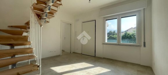 4-Zimmer Haus in Massa, Italy, Nr. 23881 9