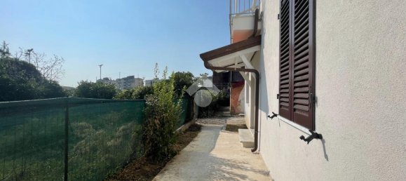 4-Zimmer Haus in Massa, Italy, Nr. 23881 8