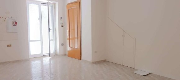 2غرفة شقة في Bitonto, Italy رقم 78113 2