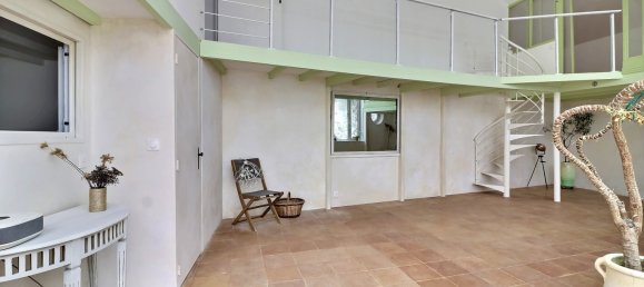 2 bedrooms Commercial property in Paris, France No. 165851 13