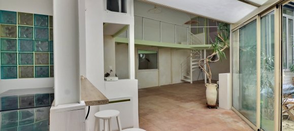 2 bedrooms Commercial property in Paris, France No. 165851 14