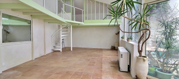 2 bedrooms Commercial property in Paris, France No. 165851 7