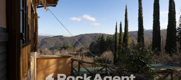 5 bedrooms Villa in Castel San Niccolò, Italy No. 60771 10