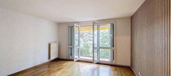 2 bedrooms Commercial property in Corbeil-Essonnes, France No. 179316 2