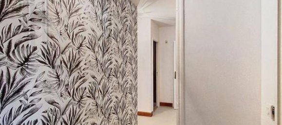 2 bedrooms Commercial property in Corbeil-Essonnes, France No. 179316 3