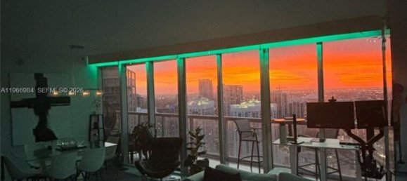 2 Schlafzimmer Gewerbliche Immobilien in Miami, USA, Nr. 615815 6