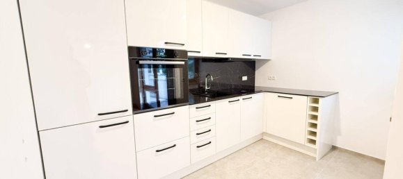 Квартира с 2 комнатами в Бригиттенау, Австрия № 261639 4