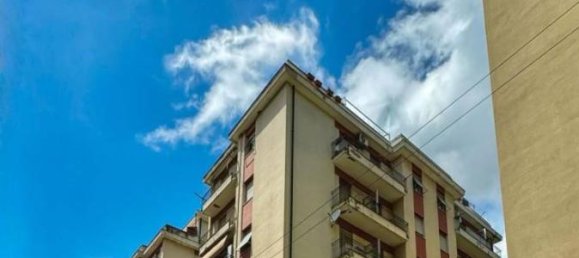 4 rooms Apartment in Genoa, Italy No. 21159 2