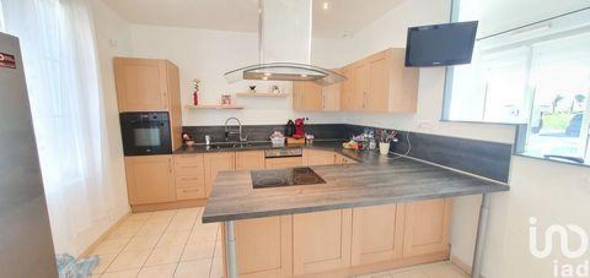 Дом с 3 спальнями в Руай, Франция № 30526