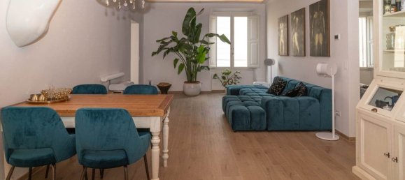 2 bedrooms Apartment in Florence, Italy No. 191990 2